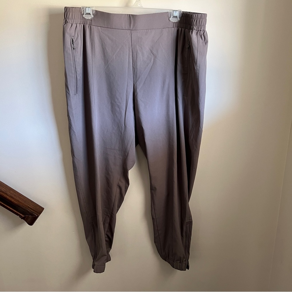 Price Drop! Women’s Old Navy Stretch Tech Pants